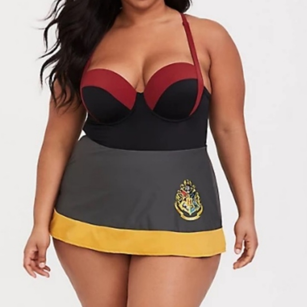 HARD 2 FIND NWT Harry Potter Hogwarts Swim Bathing Suit Torrid sz 1 (1X, 14/16)